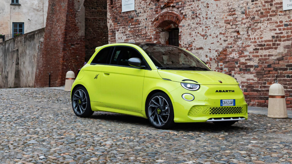 Duik In De Prijslijst Abarth E Dit Kost De Luidruchtige Ev