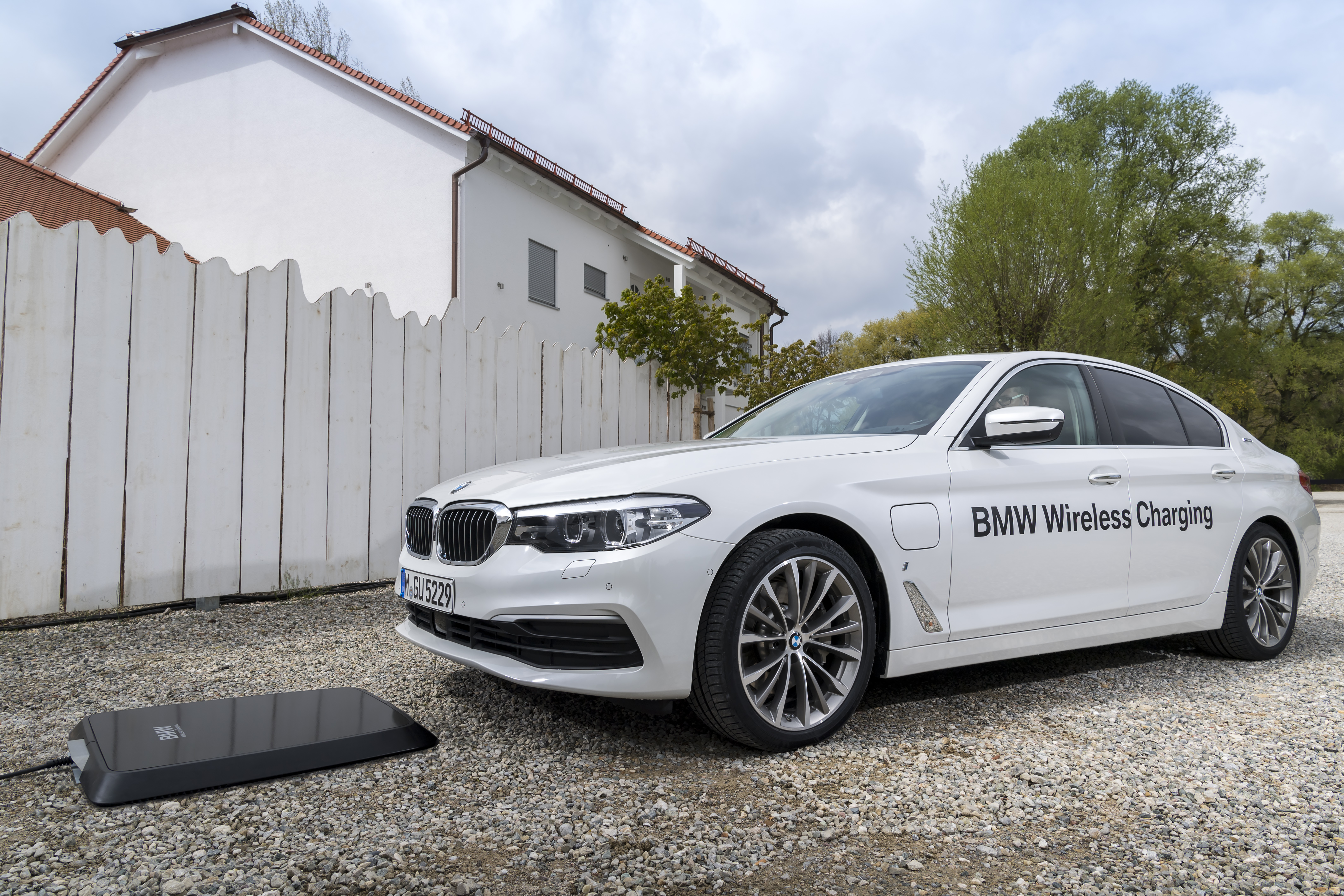 leerling Prediken Lijken BMW stopt nu alweer met inductieladen voor plug-in hybrides