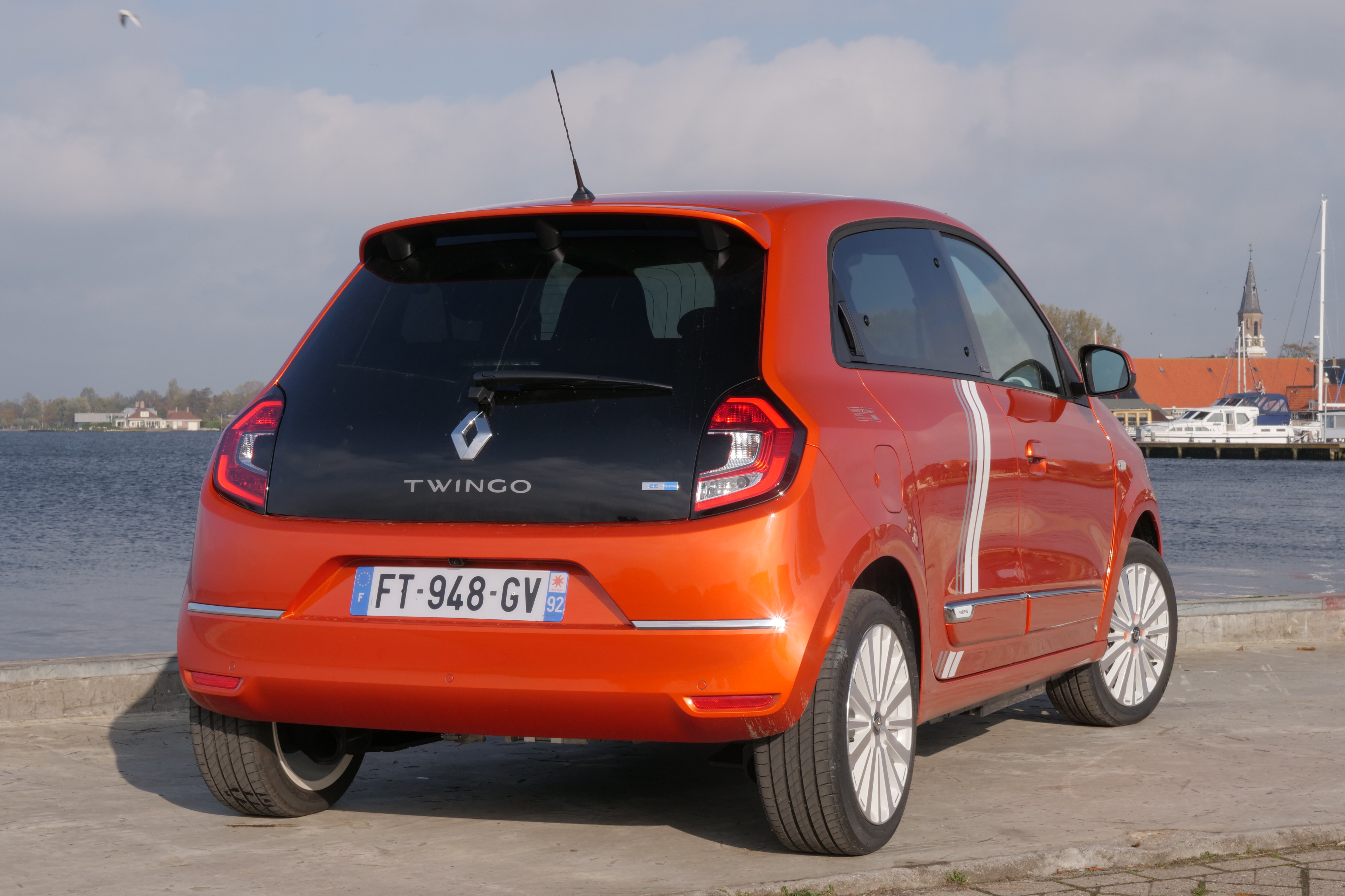 Rijden Met De Goedkoopste EV Van Nu: De Renault Twingo Z.E. - Video