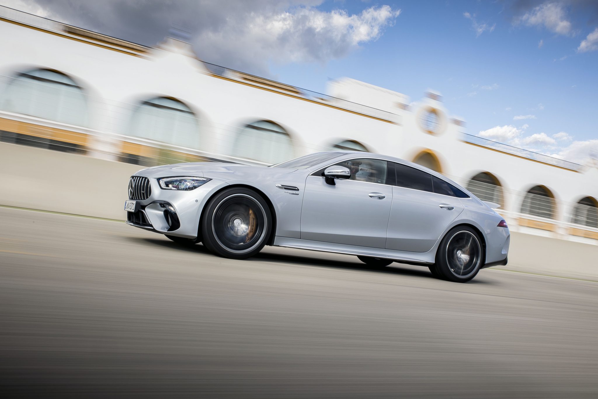 Mercedes-AMG GT 63 S E Performance