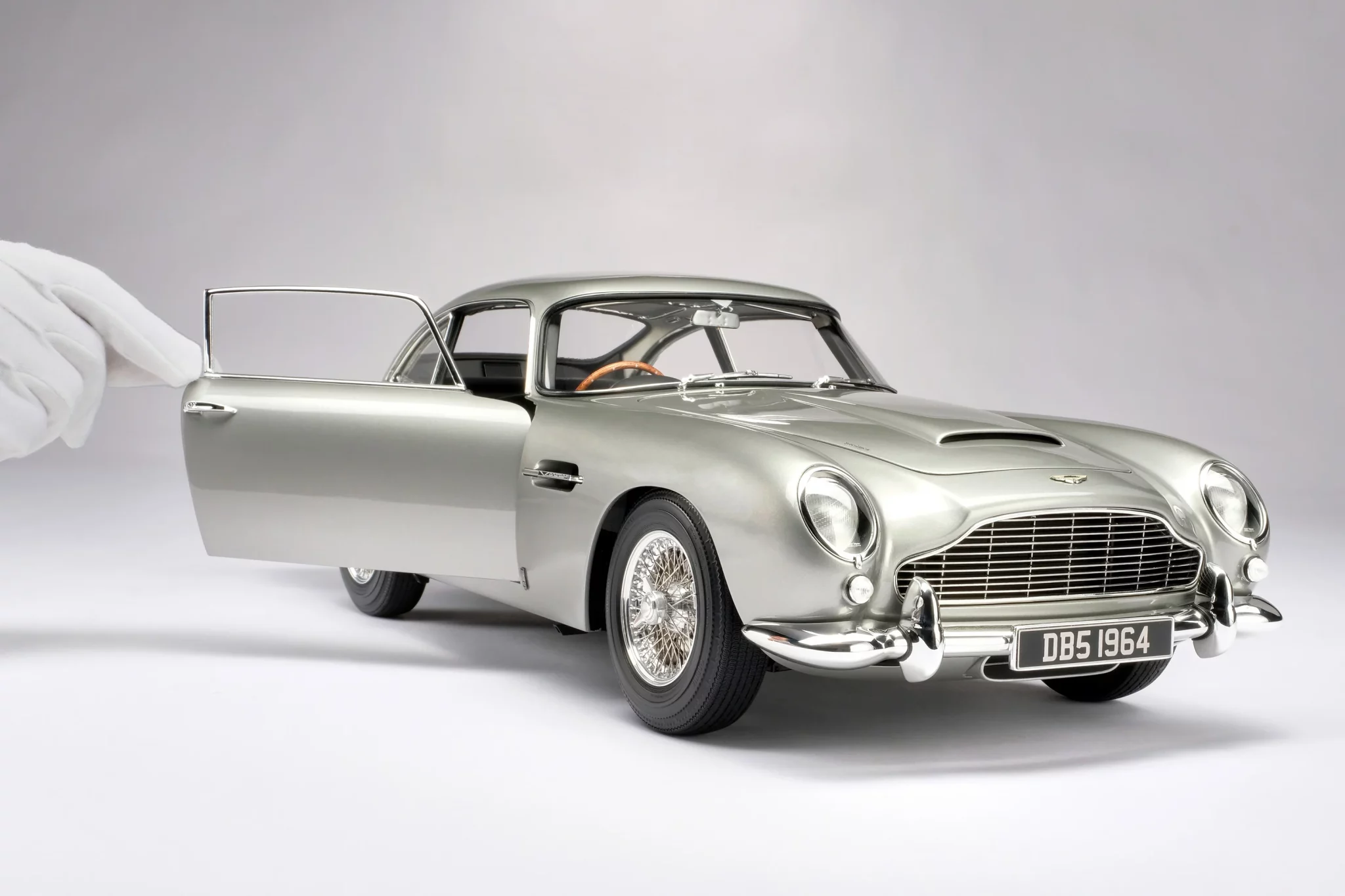 schaalmodel modelauto auto speelgoedauto aston martin db5 vantage toyota aygo