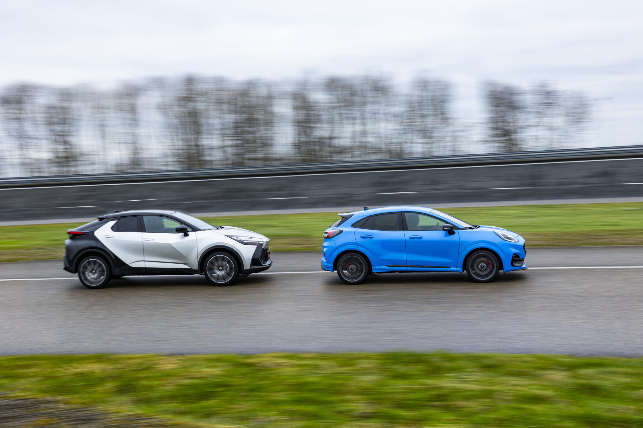 Ford Puma ST, Toyota C-HR GR Sport, Autovisie, dubbeltest, flitsbezorgers