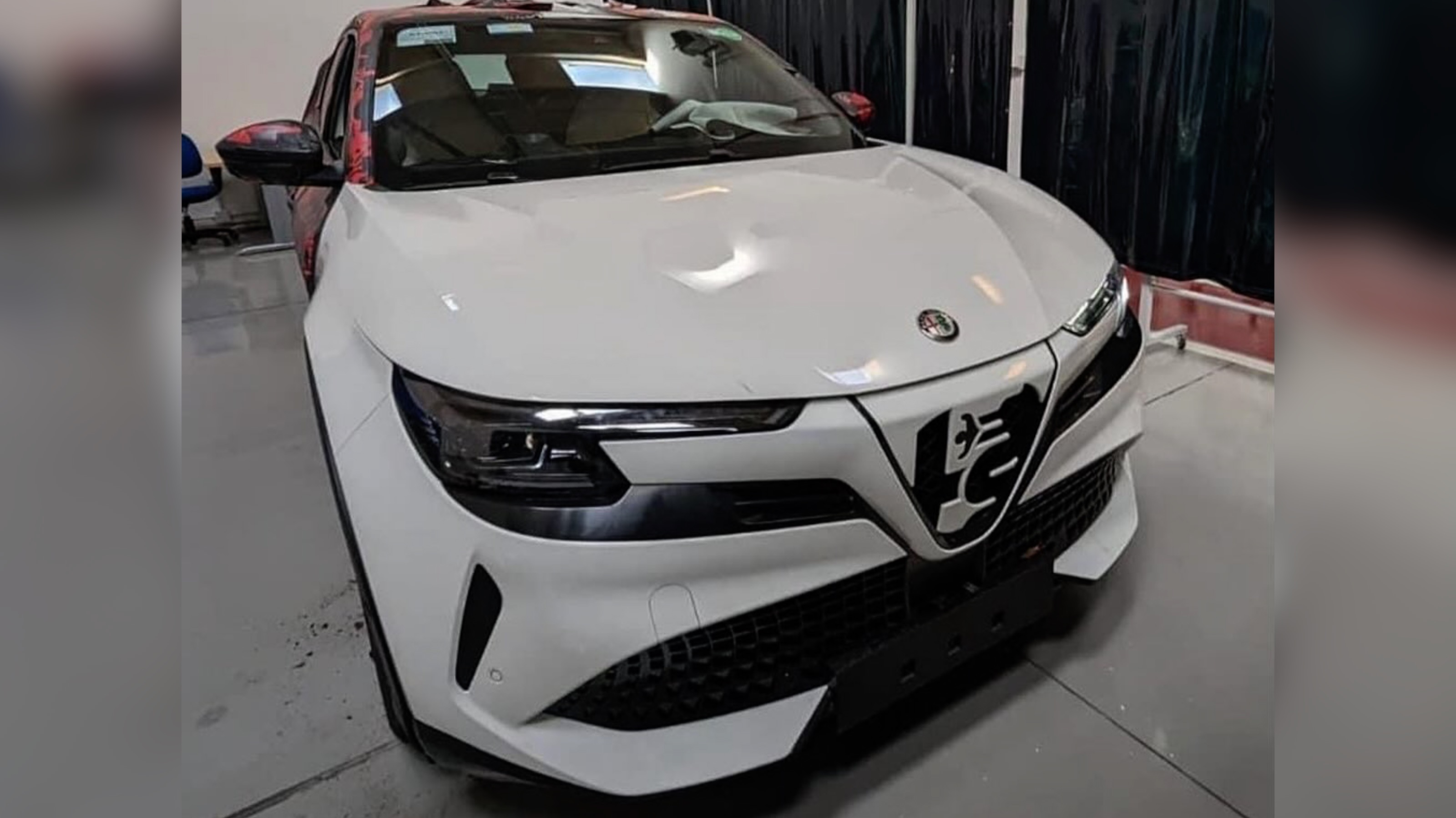 Oops!  Brand new Alfa Romeo Milano leaked and fans are not happy