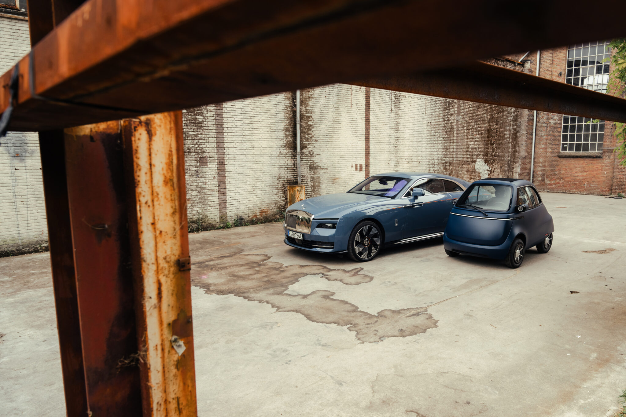 Microlino en Rolls-Royce Spectre: muis tegen de olifant