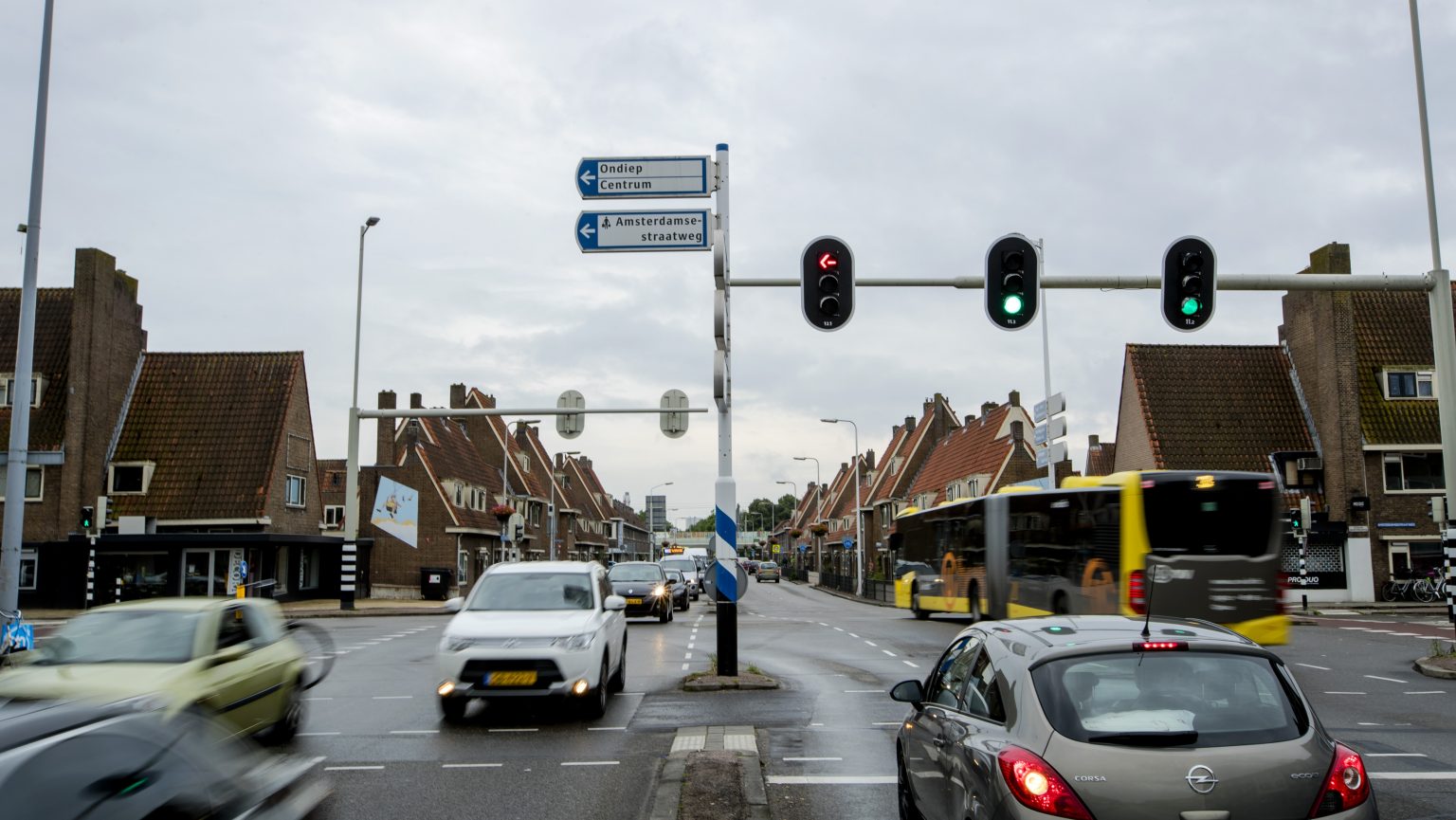 kruising kruispunt file verkeerslicht verkeerslichten groen rood