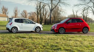 Abarth 595 vs. Renault Twingo RS: het leukste betaalbare bommetje